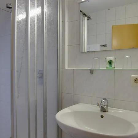 Hotel Central Hotel Friedrichshafen 3*