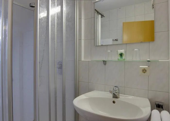 Hotel Central Hotel Friedrichshafen 3*